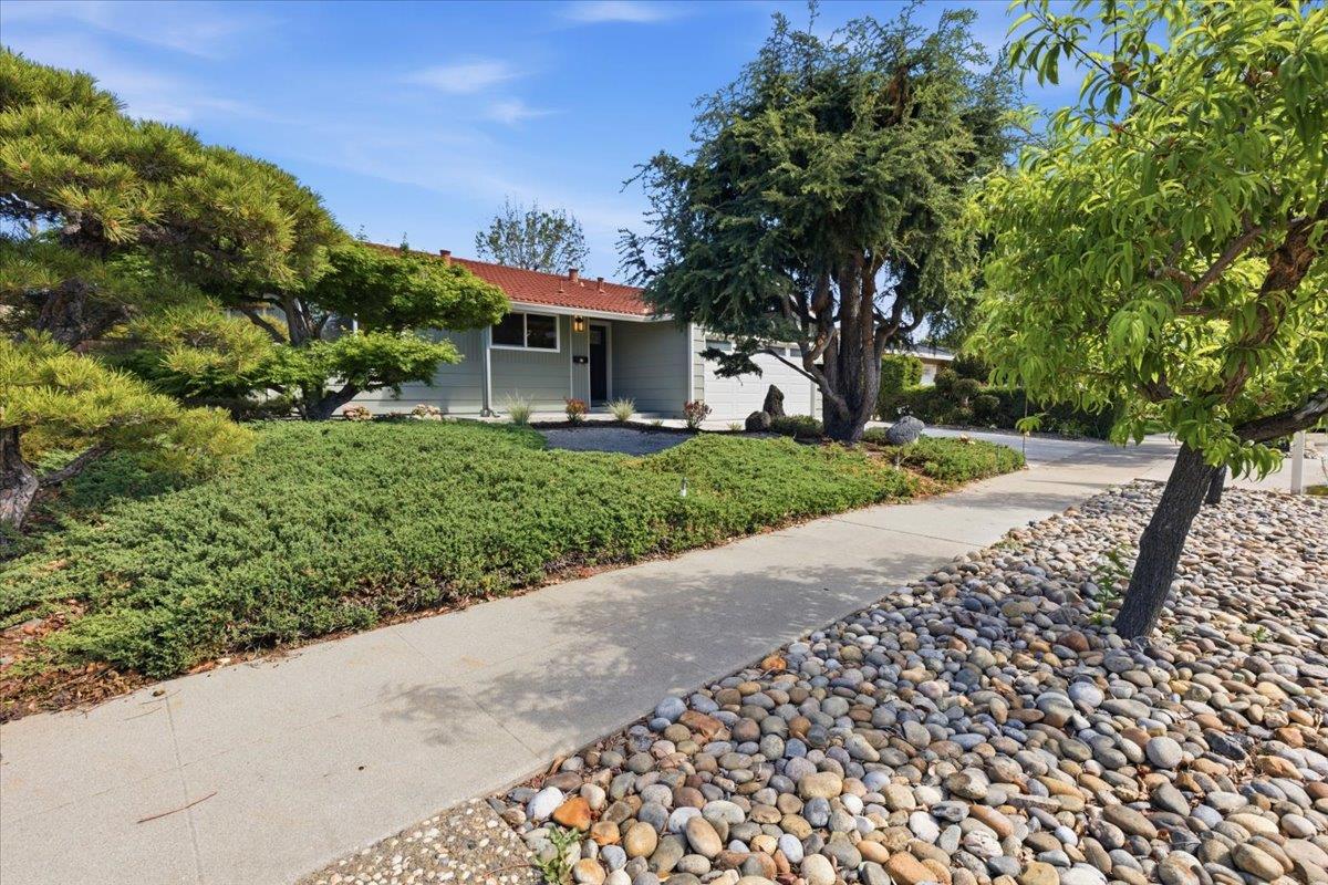 Detail Gallery Image 4 of 40 For 1393 Annapolis Way, San Jose,  CA 95118 - 4 Beds | 2 Baths