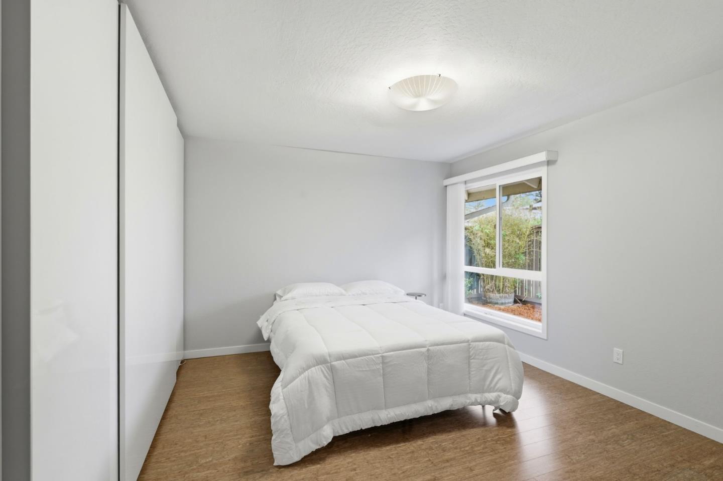 Detail Gallery Image 14 of 26 For 152 Castillion Ter, Santa Cruz,  CA 95060 - 2 Beds | 1 Baths