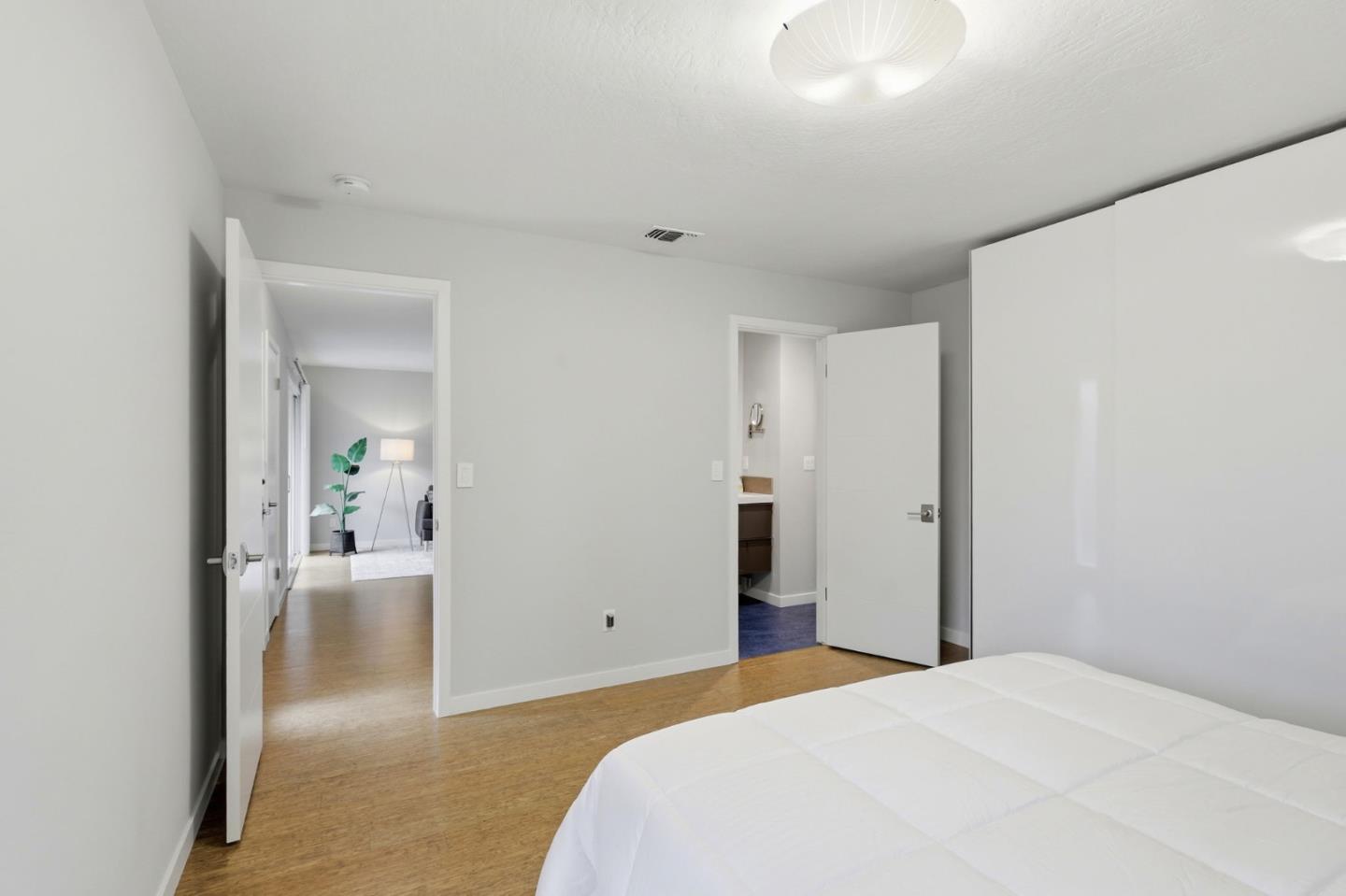Detail Gallery Image 15 of 26 For 152 Castillion Ter, Santa Cruz,  CA 95060 - 2 Beds | 1 Baths