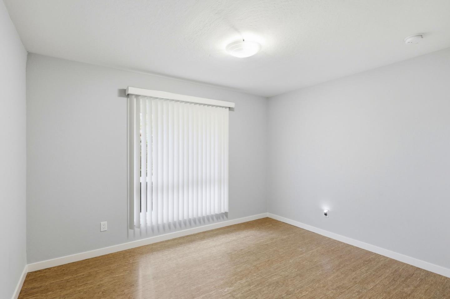 Detail Gallery Image 17 of 26 For 152 Castillion Ter, Santa Cruz,  CA 95060 - 2 Beds | 1 Baths