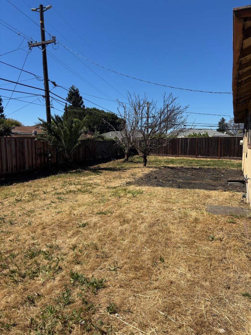 Detail Gallery Image 5 of 8 For 236 Eureka Ct, Sunnyvale,  CA 94085 - 3 Beds | 2 Baths