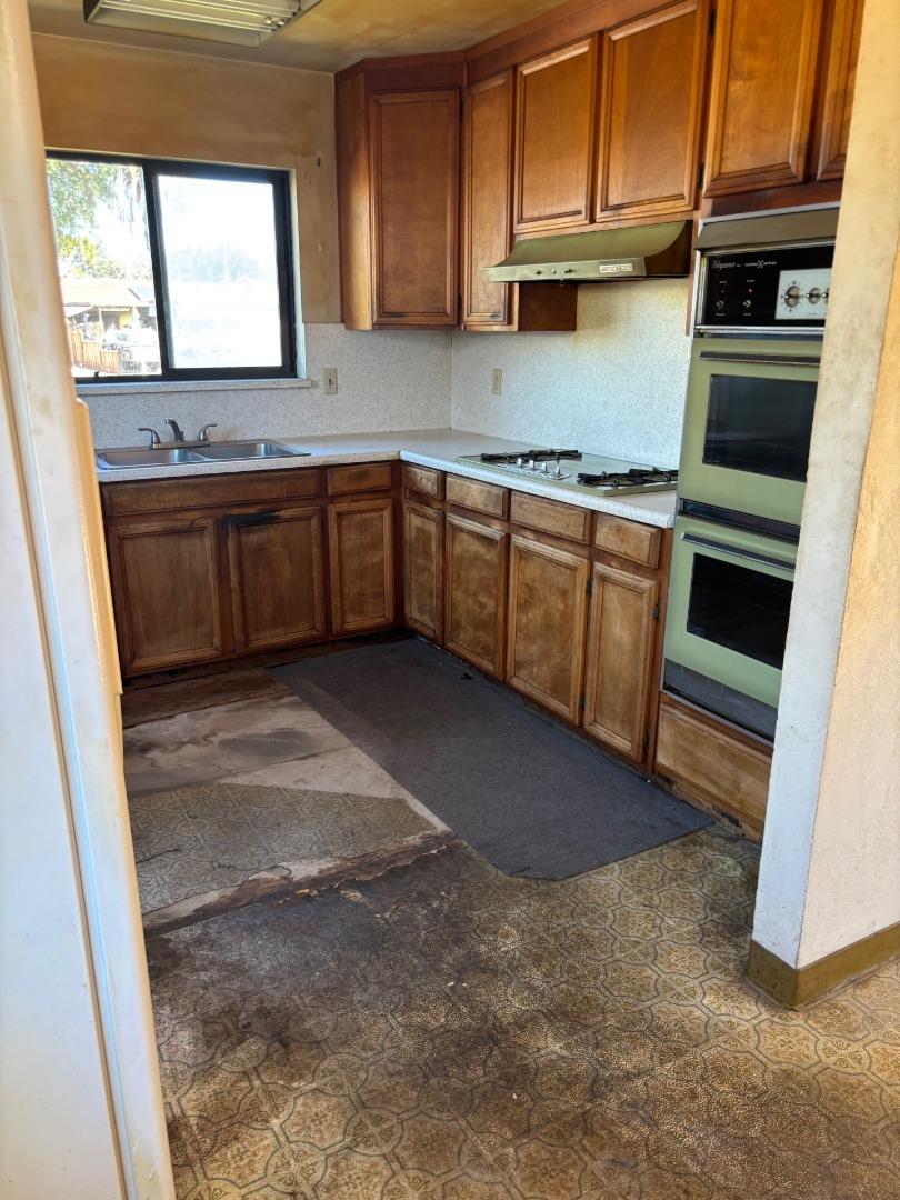 Detail Gallery Image 7 of 8 For 236 Eureka Ct, Sunnyvale,  CA 94085 - 3 Beds | 2 Baths