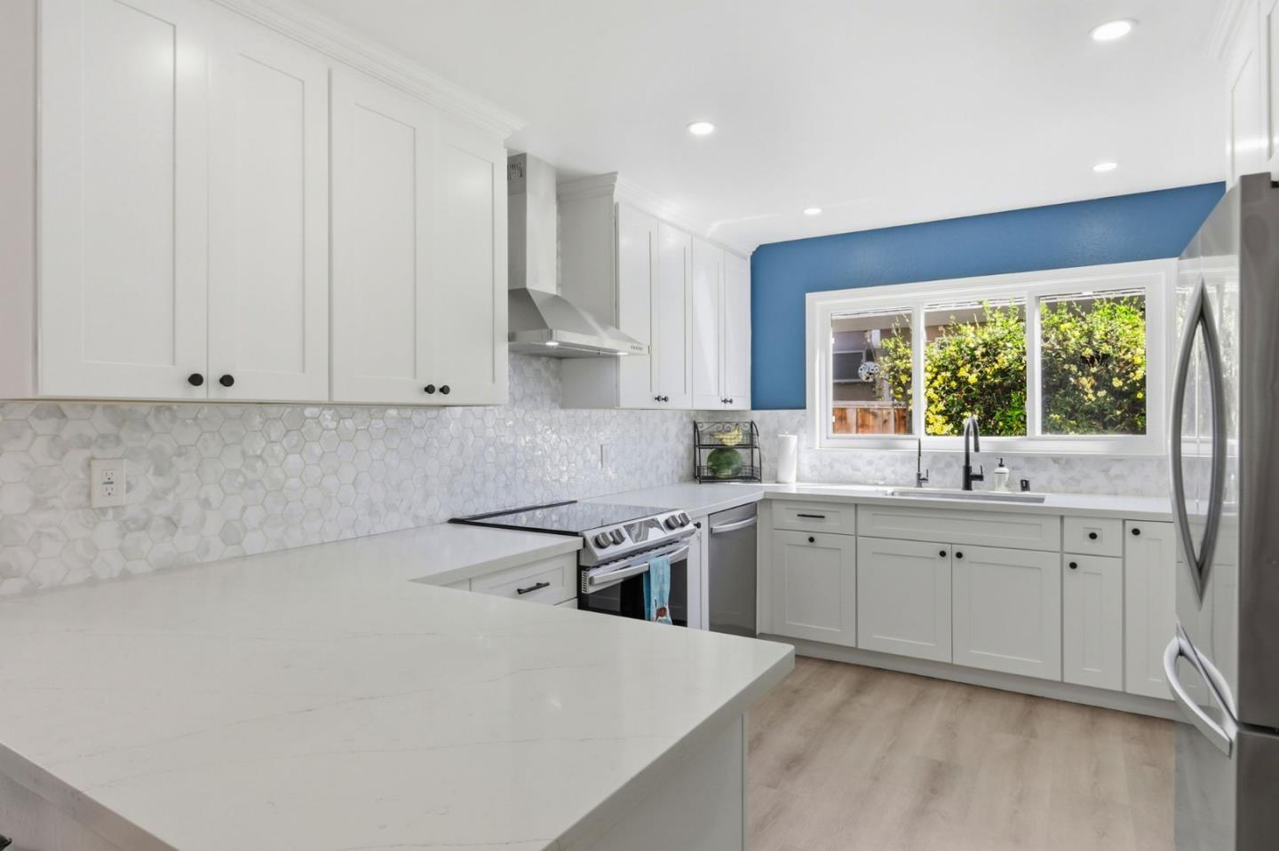 Detail Gallery Image 7 of 38 For 3960 Paladin Dr, San Jose,  CA 95124 - 3 Beds | 2 Baths