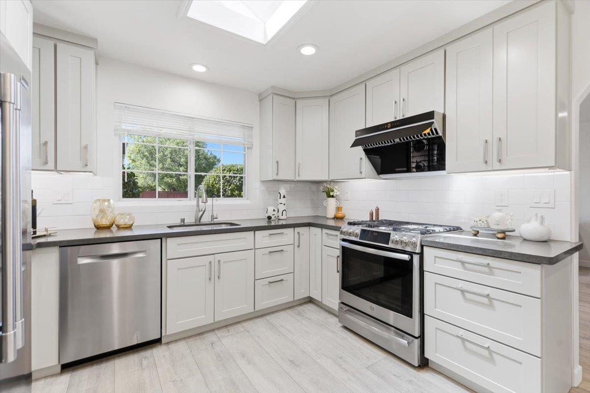 Detail Gallery Image 8 of 43 For 1338 Piland Dr, San Jose,  CA 95130 - 3 Beds | 2 Baths