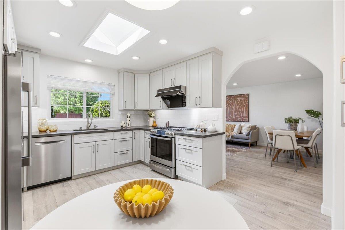 Detail Gallery Image 9 of 43 For 1338 Piland Dr, San Jose,  CA 95130 - 3 Beds | 2 Baths