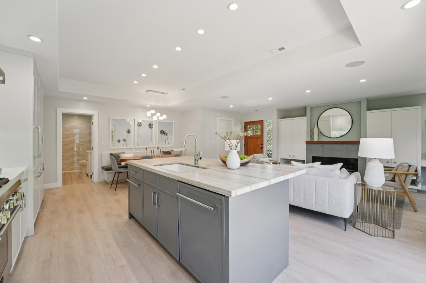 Detail Gallery Image 10 of 38 For 314 Outer Cir, Redwood City,  CA 94062 - 4 Beds | 3 Baths