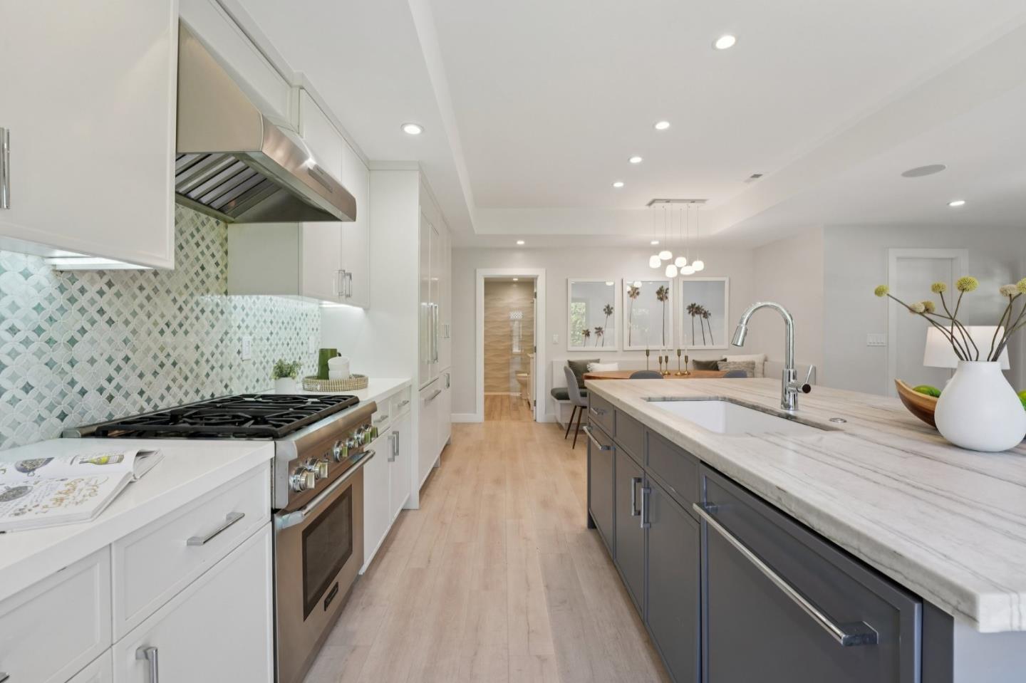 Detail Gallery Image 12 of 38 For 314 Outer Cir, Redwood City,  CA 94062 - 4 Beds | 3 Baths