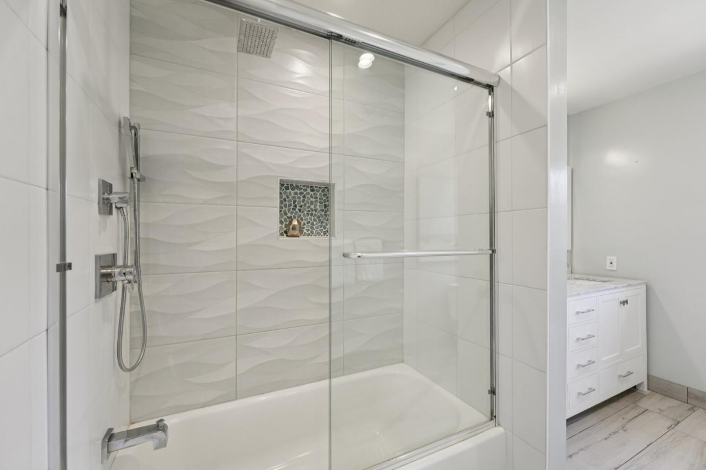 Detail Gallery Image 20 of 38 For 314 Outer Cir, Redwood City,  CA 94062 - 4 Beds | 3 Baths