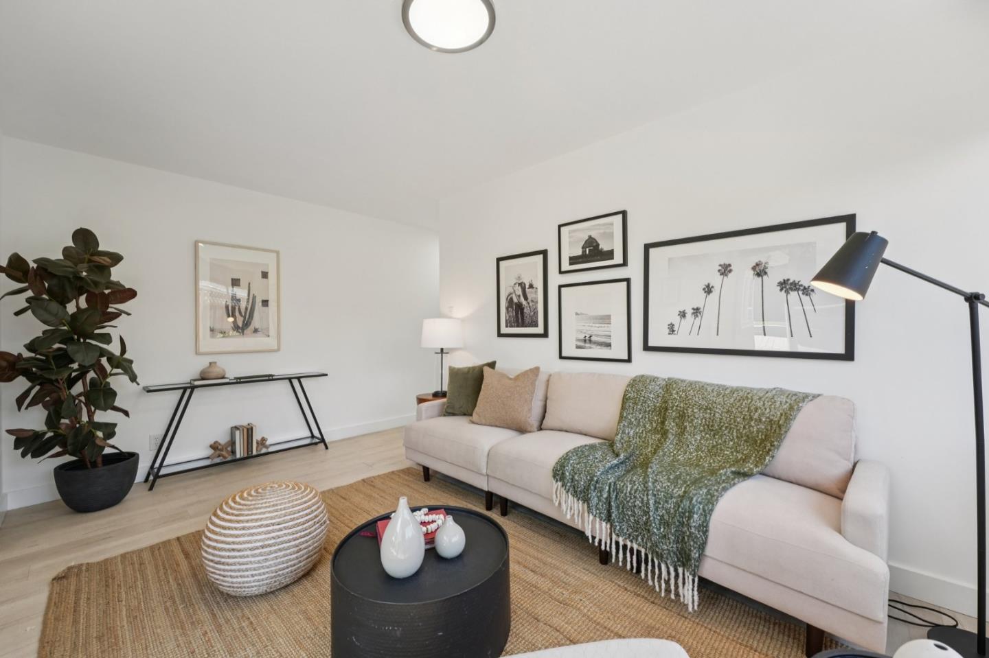 Detail Gallery Image 22 of 38 For 314 Outer Cir, Redwood City,  CA 94062 - 4 Beds | 3 Baths