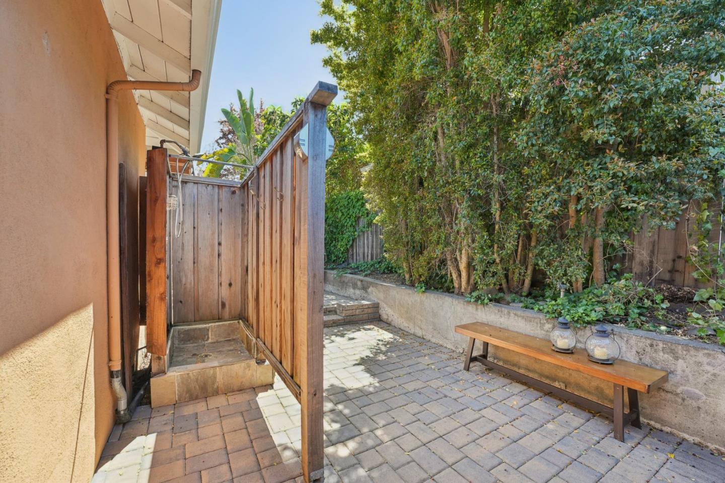 Detail Gallery Image 26 of 38 For 314 Outer Cir, Redwood City,  CA 94062 - 4 Beds | 3 Baths