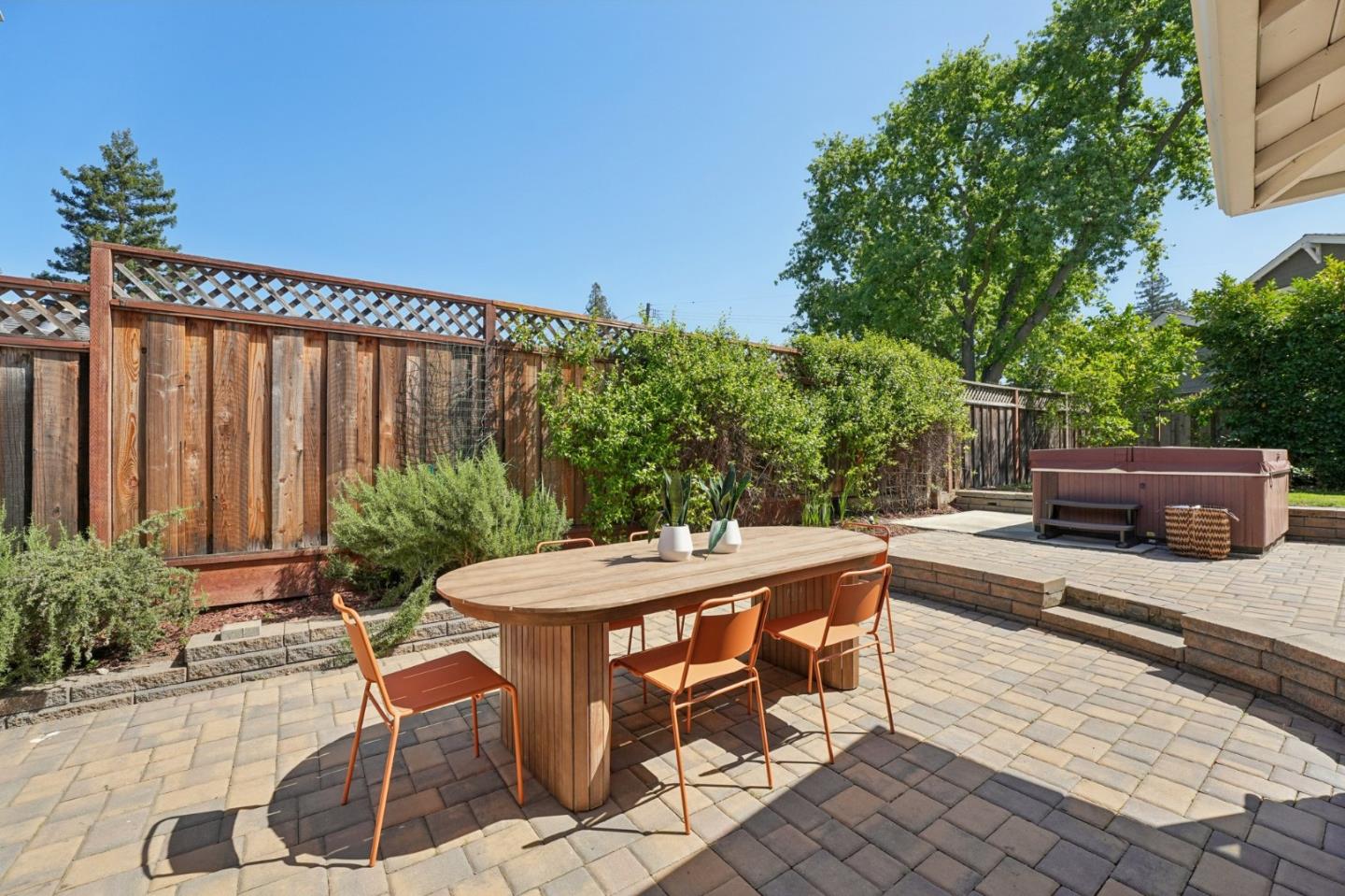 Detail Gallery Image 30 of 38 For 314 Outer Cir, Redwood City,  CA 94062 - 4 Beds | 3 Baths