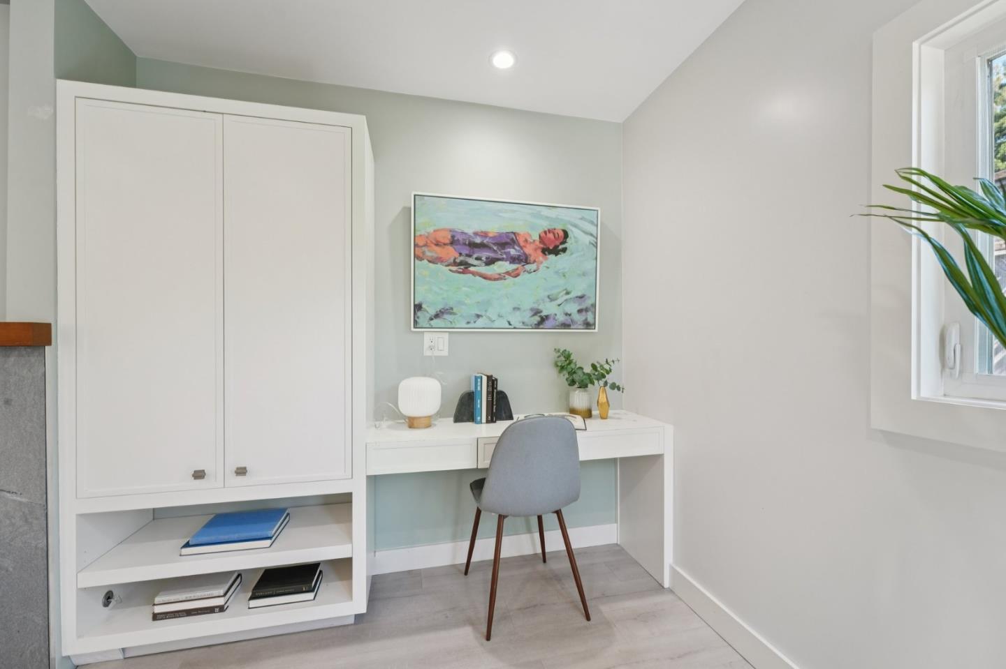 Detail Gallery Image 4 of 38 For 314 Outer Cir, Redwood City,  CA 94062 - 4 Beds | 3 Baths