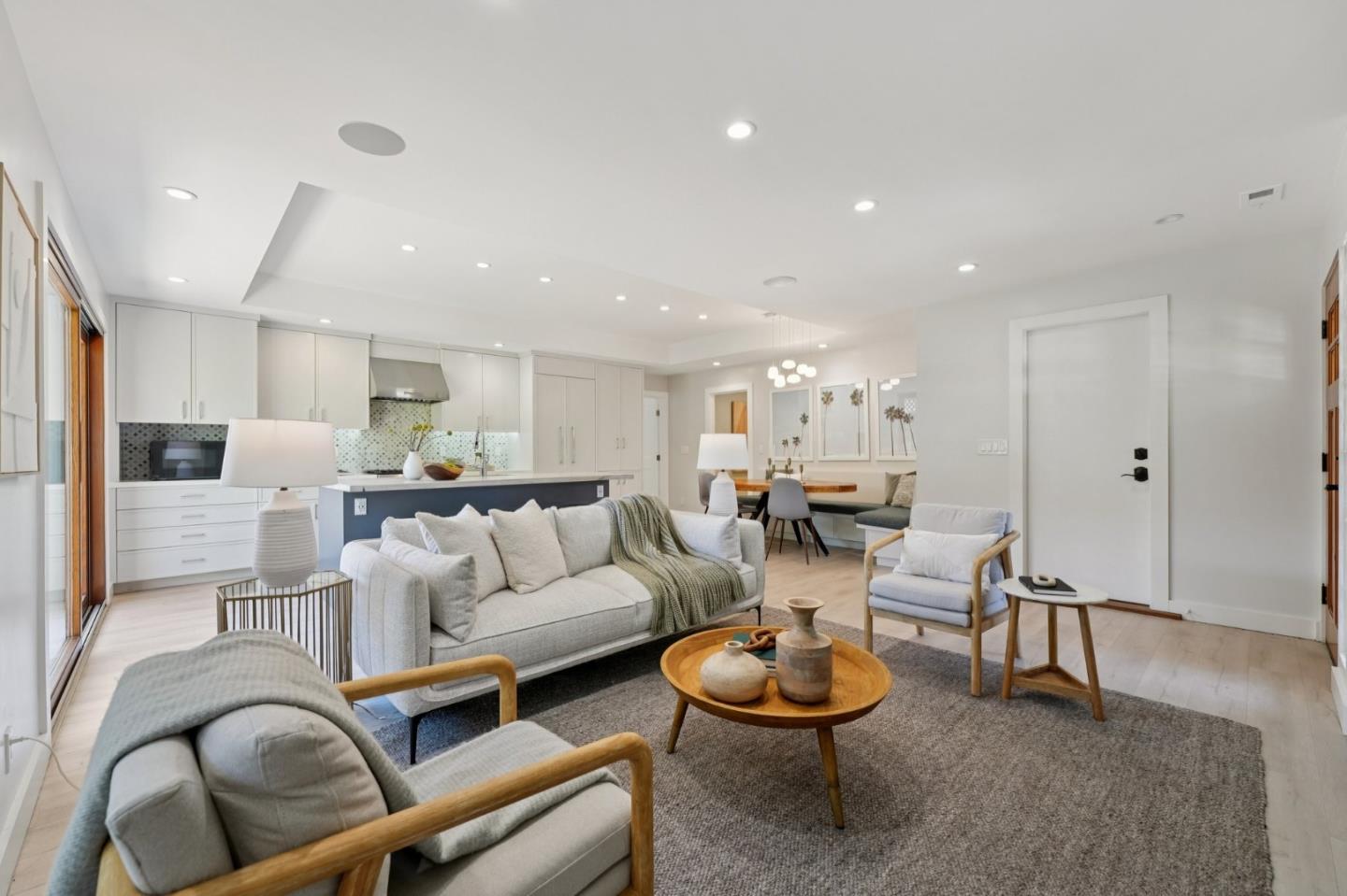 Detail Gallery Image 5 of 38 For 314 Outer Cir, Redwood City,  CA 94062 - 4 Beds | 3 Baths