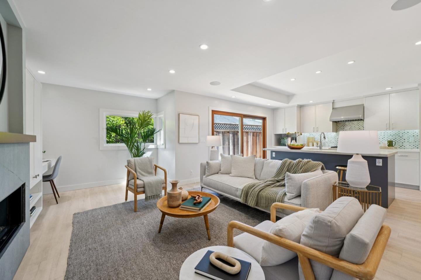 Detail Gallery Image 7 of 38 For 314 Outer Cir, Redwood City,  CA 94062 - 4 Beds | 3 Baths