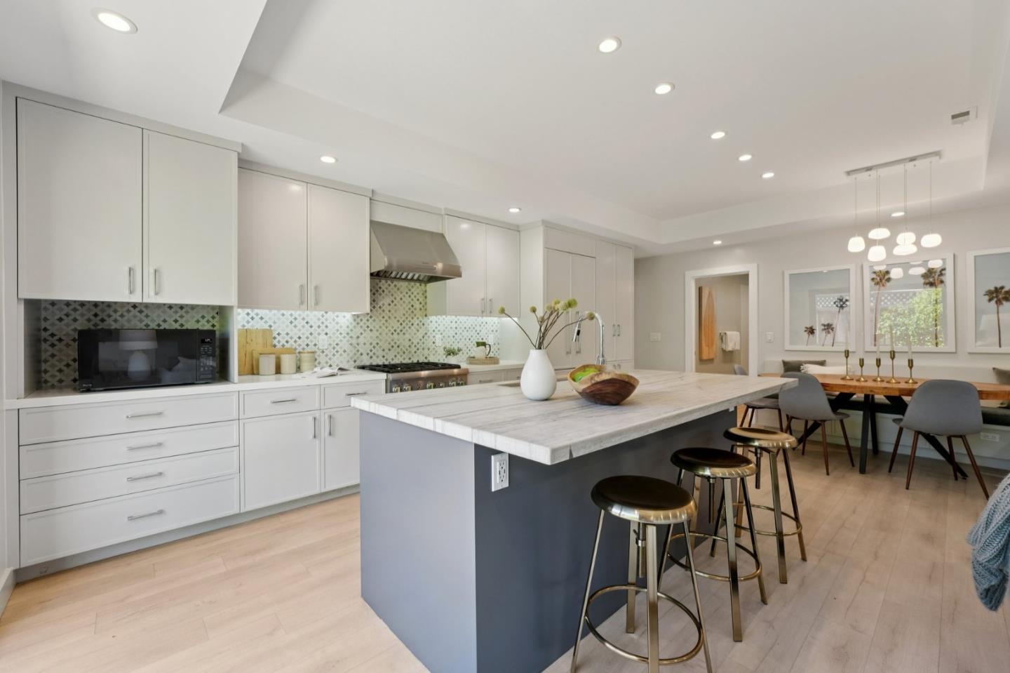 Detail Gallery Image 9 of 38 For 314 Outer Cir, Redwood City,  CA 94062 - 4 Beds | 3 Baths