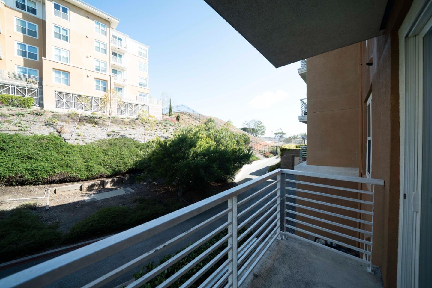 Detail Gallery Image 10 of 27 For 401 Crescent Ct #4203,  San Francisco,  CA 94134 - 1 Beds | 1 Baths