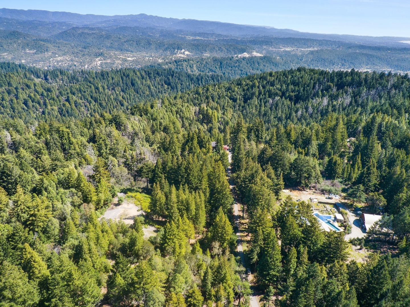 Detail Gallery Image 8 of 24 For 235 Feather Ln, Santa Cruz,  CA 95060 - – Beds | – Baths