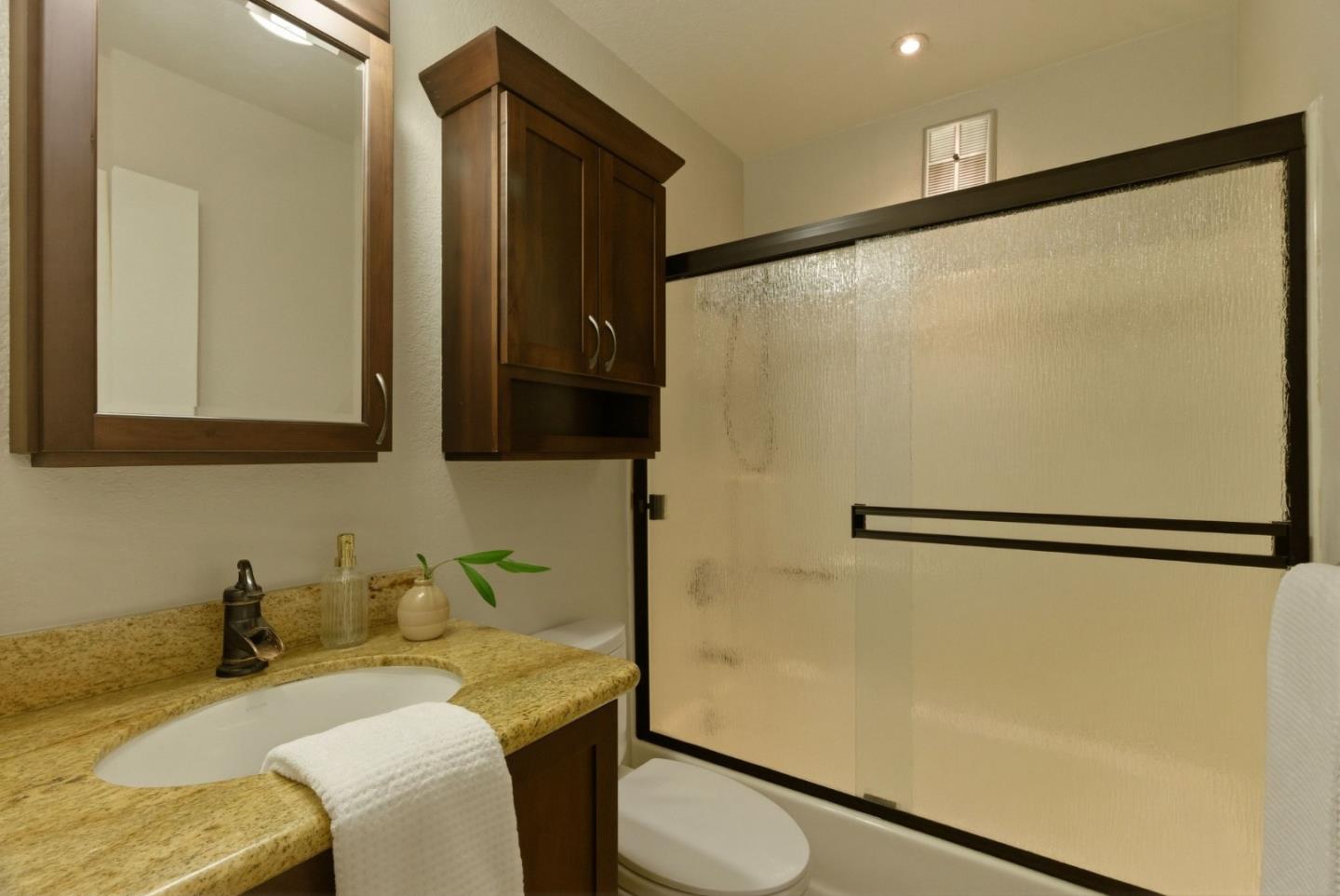 Detail Gallery Image 9 of 25 For 5386 Makati Cir, San Jose,  CA 95123 - 2 Beds | 2 Baths