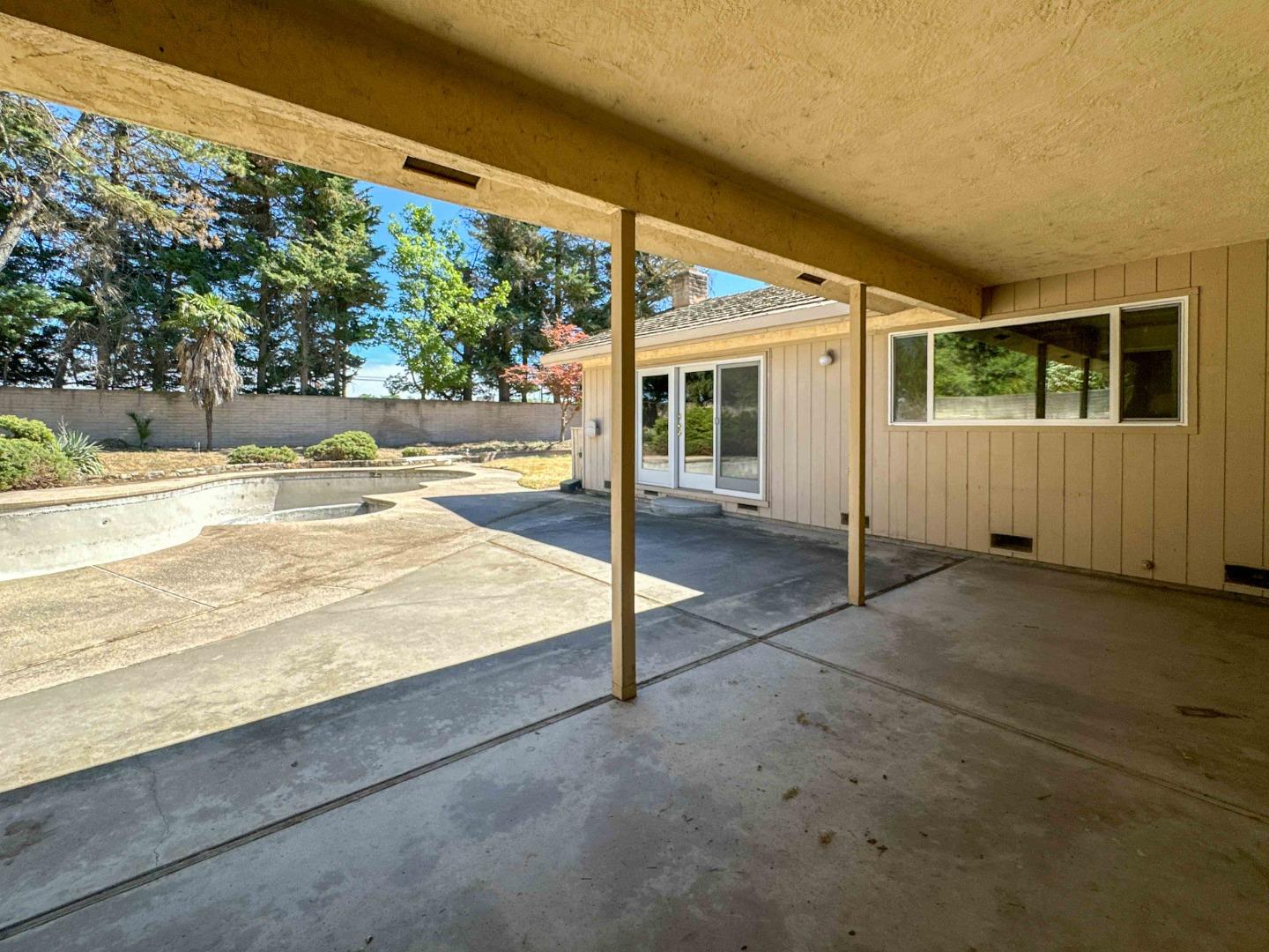 Detail Gallery Image 14 of 44 For 19400 Desiree Ln, Woodbridge,  CA 95258 - 3 Beds | 2/1 Baths