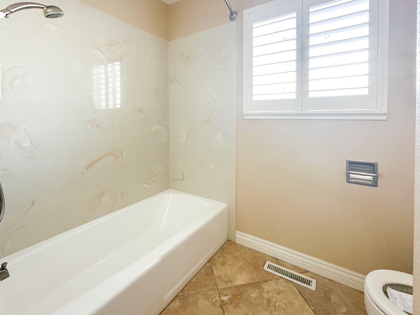 Detail Gallery Image 25 of 44 For 19400 Desiree Ln, Woodbridge,  CA 95258 - 3 Beds | 2/1 Baths