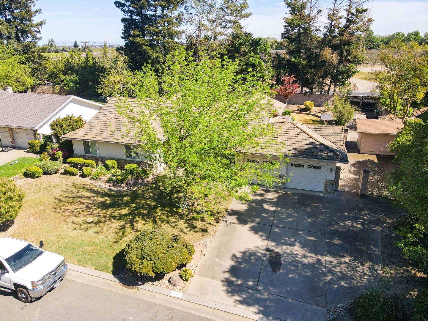 Detail Gallery Image 5 of 44 For 19400 Desiree Ln, Woodbridge,  CA 95258 - 3 Beds | 2/1 Baths