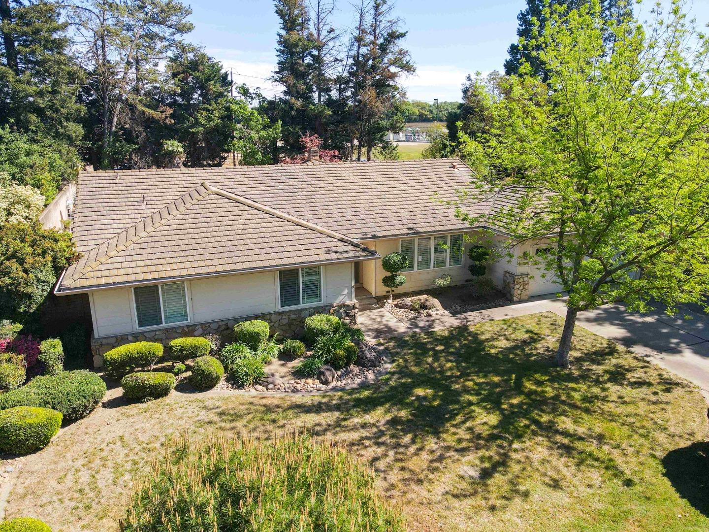 Detail Gallery Image 6 of 44 For 19400 Desiree Ln, Woodbridge,  CA 95258 - 3 Beds | 2/1 Baths