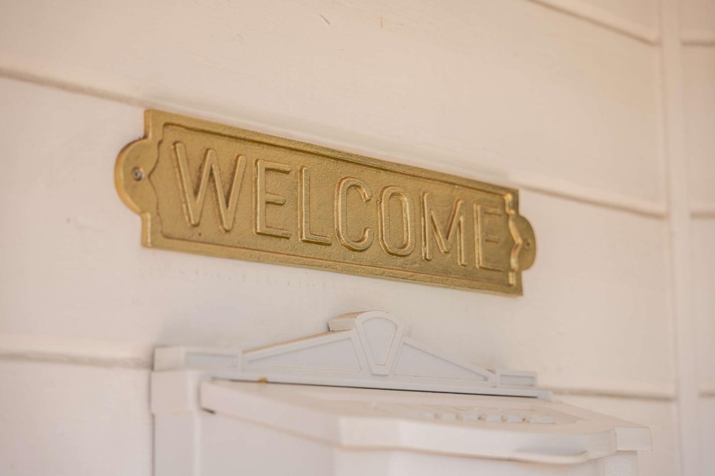 Detail Gallery Image 3 of 48 For 1 Serrano Way, Del Rey Oaks,  CA 93940 - 2 Beds | 1 Baths