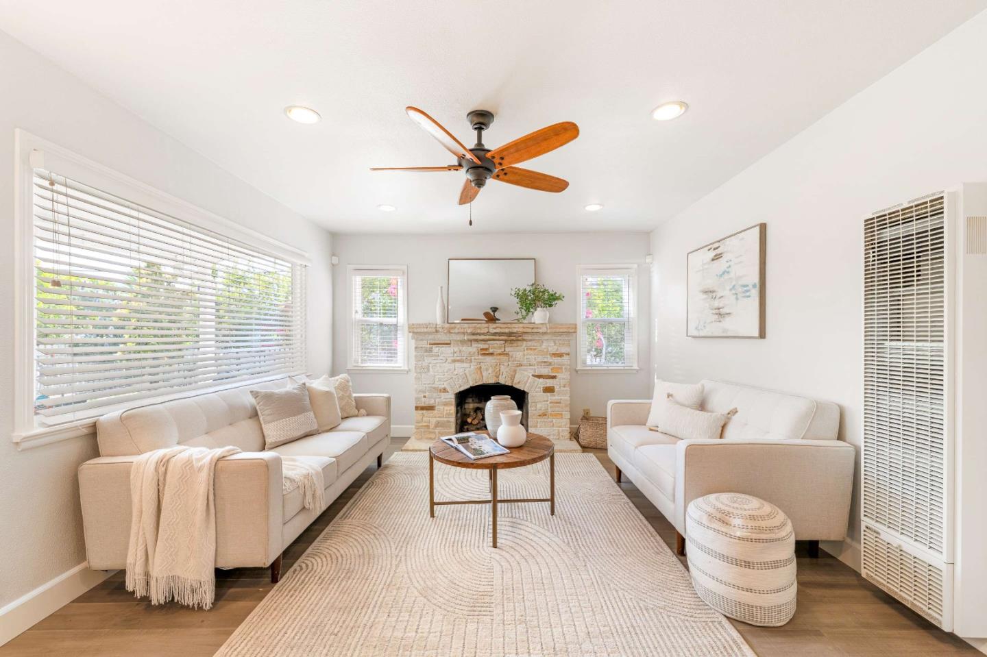 Detail Gallery Image 5 of 48 For 1 Serrano Way, Del Rey Oaks,  CA 93940 - 2 Beds | 1 Baths