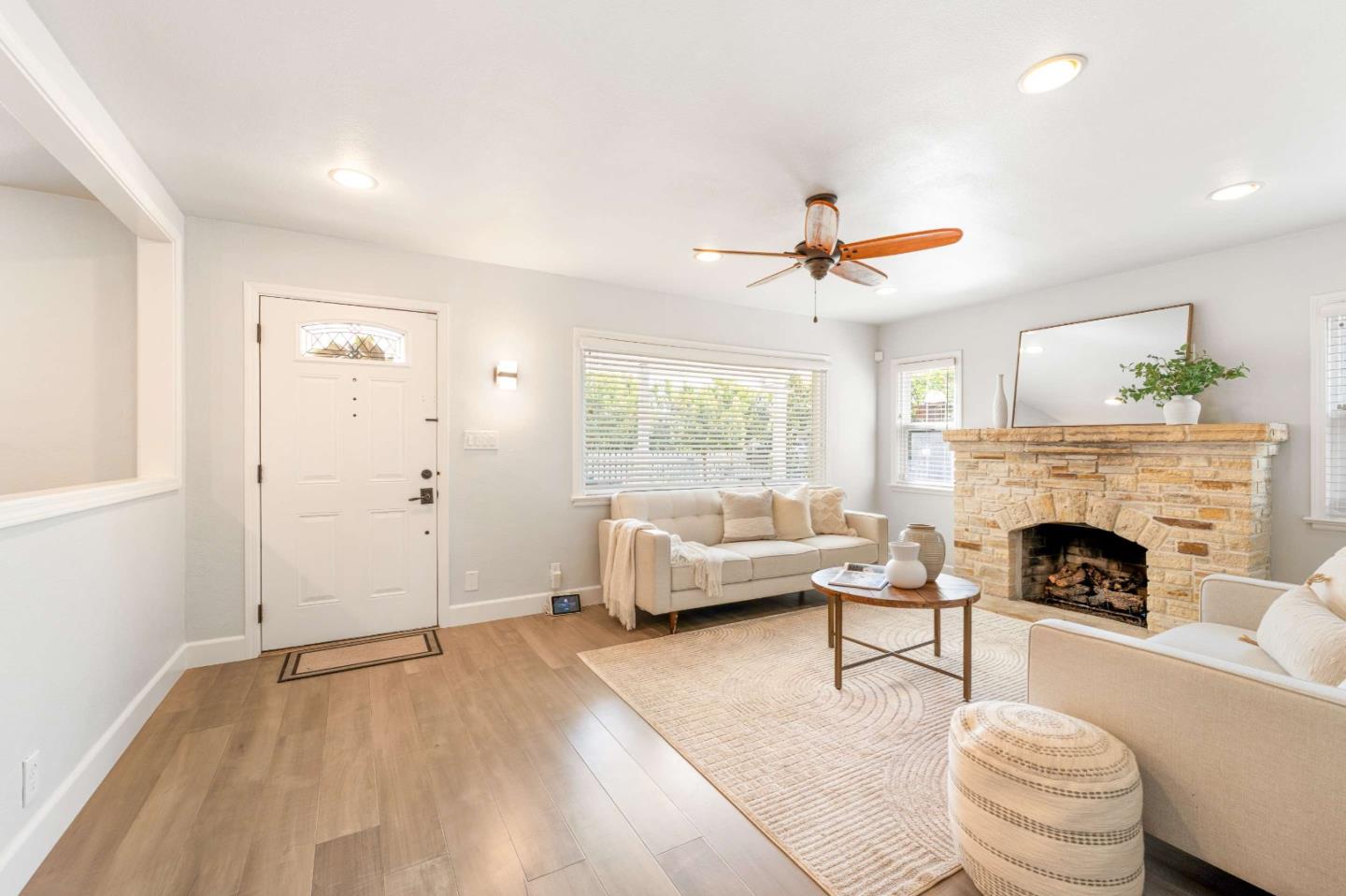 Detail Gallery Image 6 of 48 For 1 Serrano Way, Del Rey Oaks,  CA 93940 - 2 Beds | 1 Baths