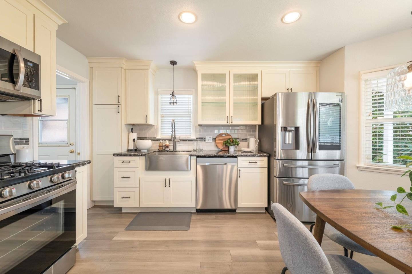 Detail Gallery Image 7 of 48 For 1 Serrano Way, Del Rey Oaks,  CA 93940 - 2 Beds | 1 Baths