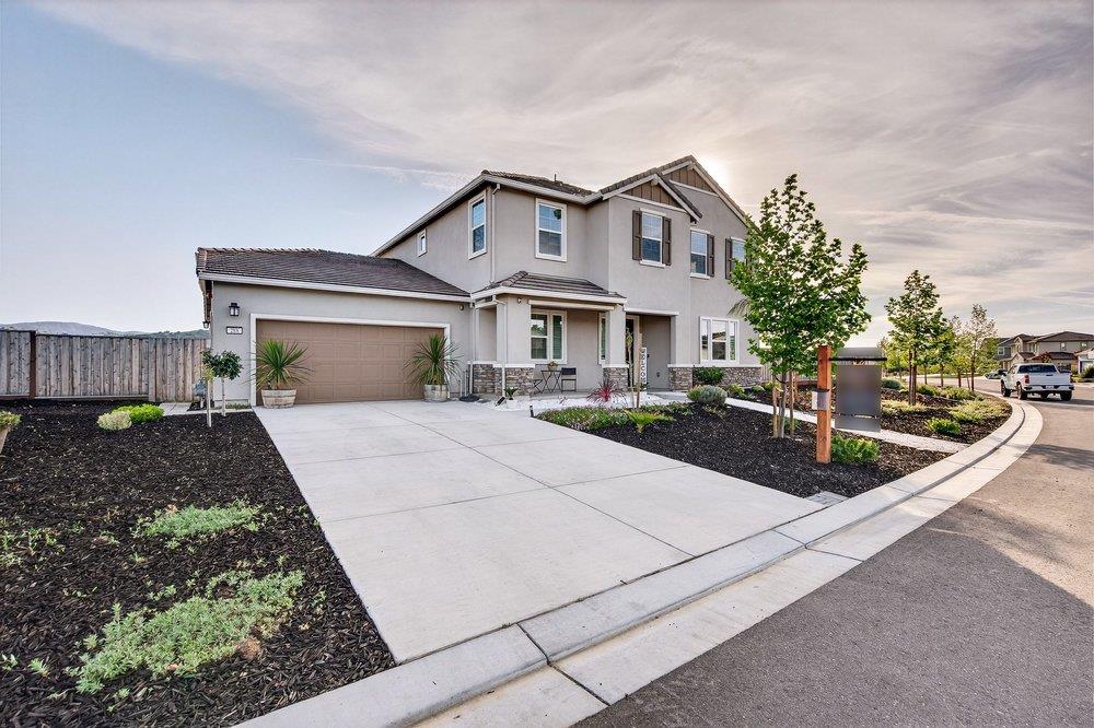 Detail Gallery Image 2 of 61 For 288 Luna Way, Hollister,  CA 95023 - 4 Beds | 3/1 Baths