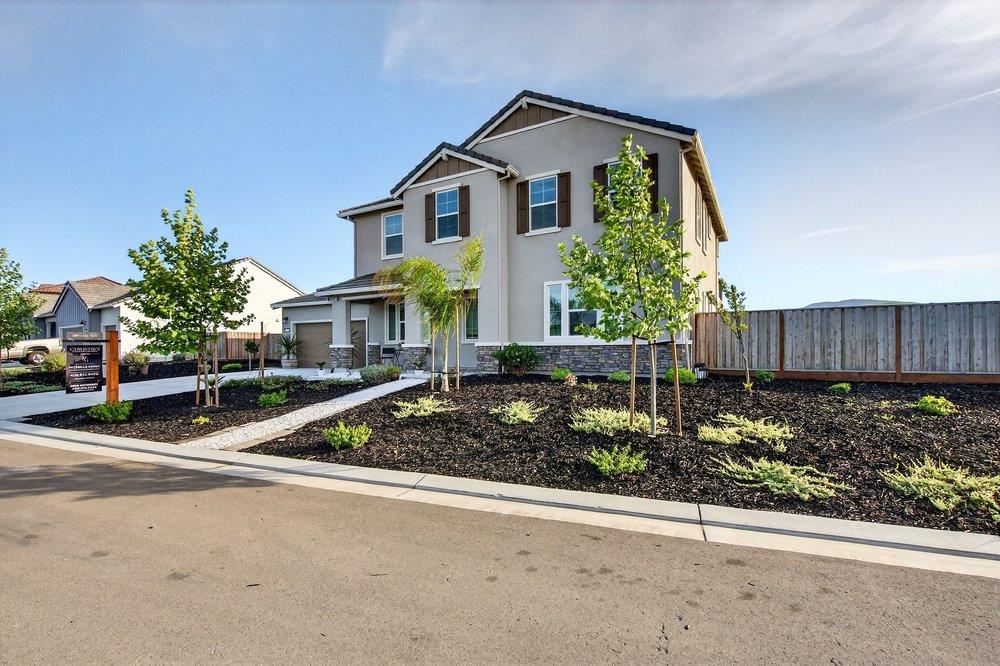 Detail Gallery Image 3 of 61 For 288 Luna Way, Hollister,  CA 95023 - 4 Beds | 3/1 Baths