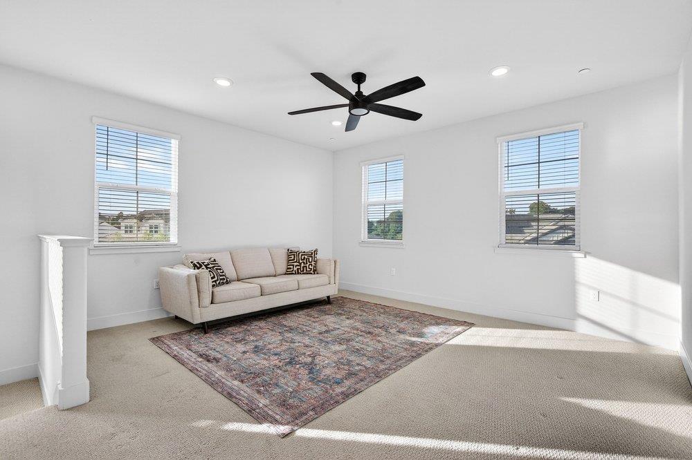 Detail Gallery Image 34 of 61 For 288 Luna Way, Hollister,  CA 95023 - 4 Beds | 3/1 Baths