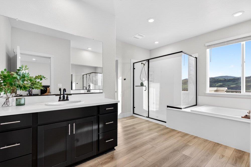 Detail Gallery Image 42 of 61 For 288 Luna Way, Hollister,  CA 95023 - 4 Beds | 3/1 Baths