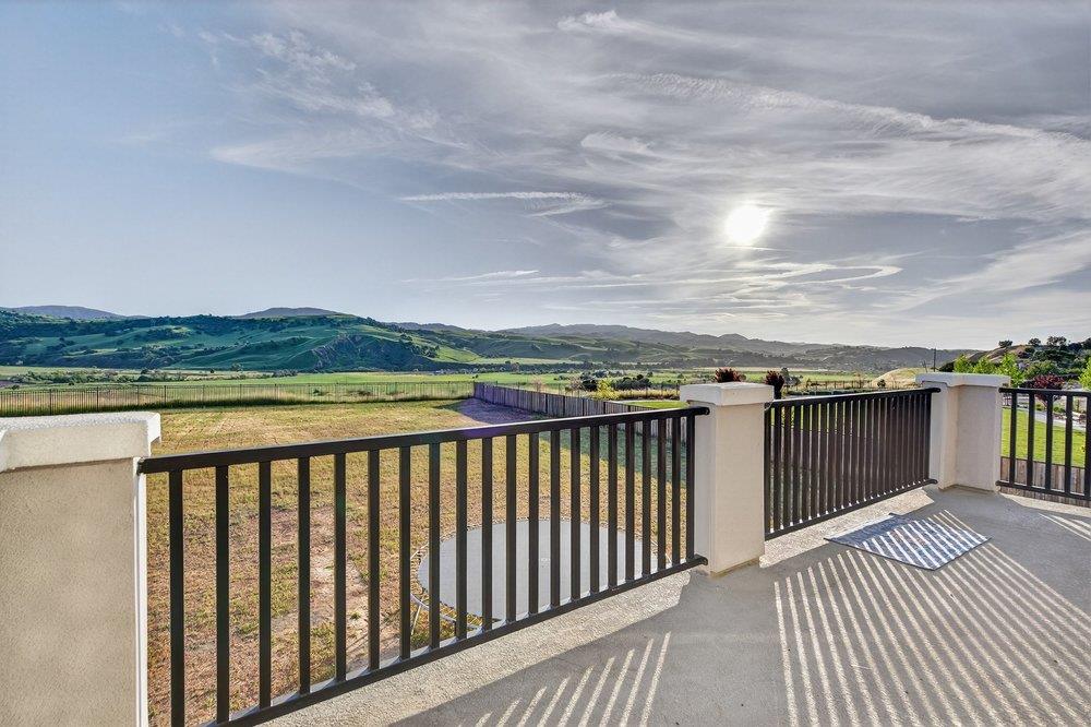 Detail Gallery Image 48 of 61 For 288 Luna Way, Hollister,  CA 95023 - 4 Beds | 3/1 Baths