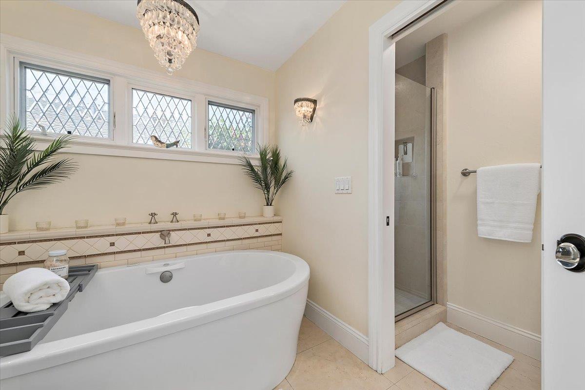 Detail Gallery Image 14 of 27 For 1722 Sweetbriar Dr, San Jose,  CA 95125 - 4 Beds | 2/1 Baths