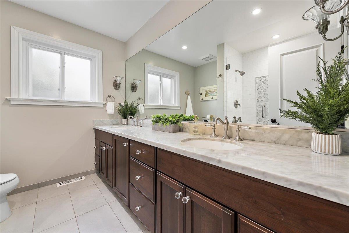 Detail Gallery Image 17 of 27 For 1722 Sweetbriar Dr, San Jose,  CA 95125 - 4 Beds | 2/1 Baths