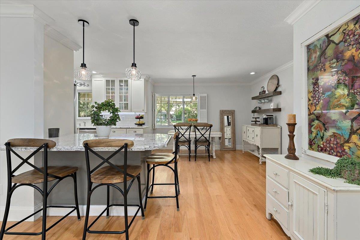 Detail Gallery Image 7 of 27 For 1722 Sweetbriar Dr, San Jose,  CA 95125 - 4 Beds | 2/1 Baths