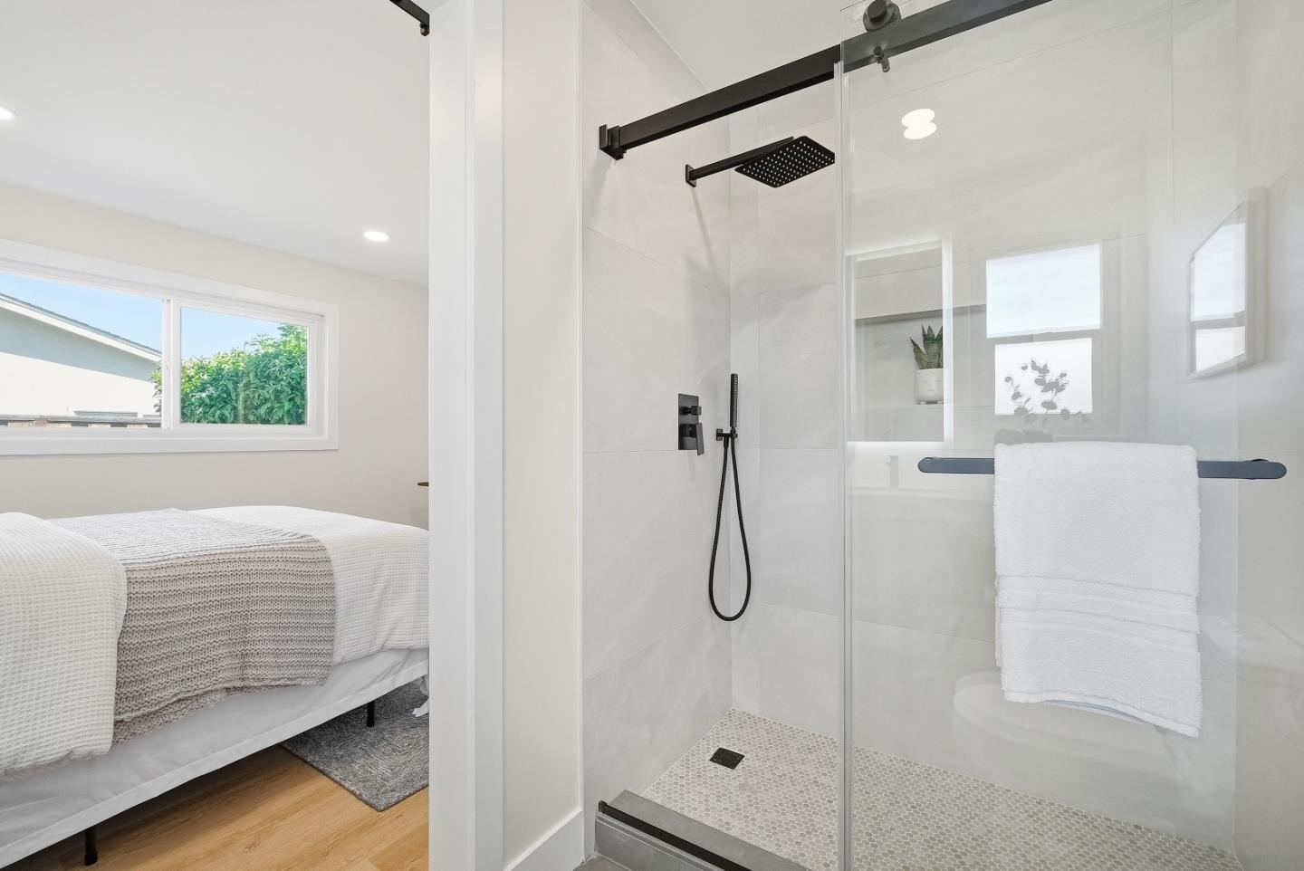 Detail Gallery Image 23 of 44 For 2177 Santa Cruz Ave, Santa Clara,  CA 95051 - 3 Beds | 2 Baths