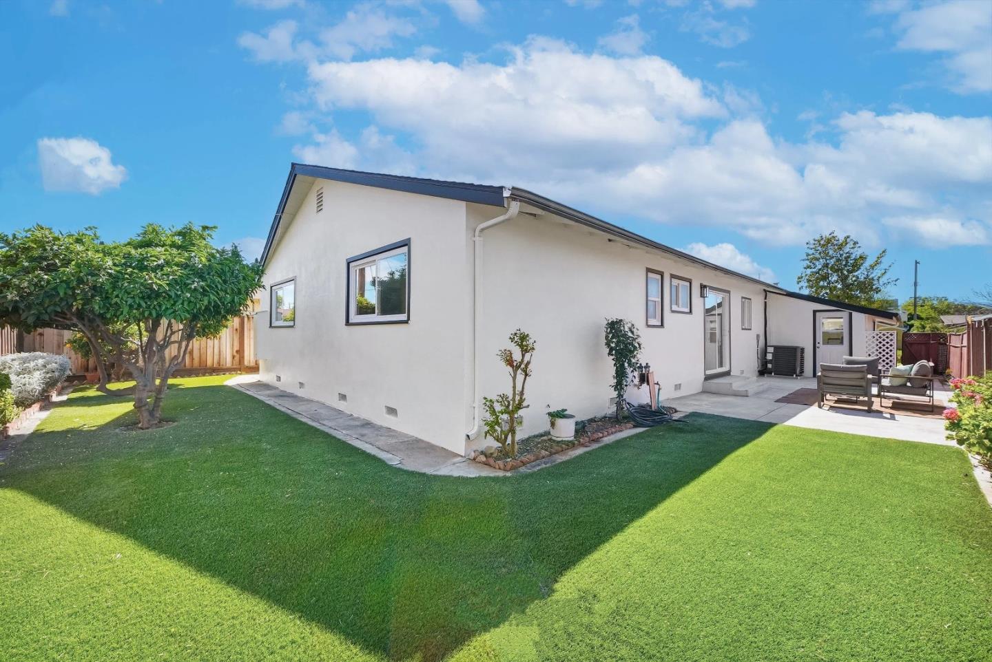 Detail Gallery Image 33 of 44 For 2177 Santa Cruz Ave, Santa Clara,  CA 95051 - 3 Beds | 2 Baths