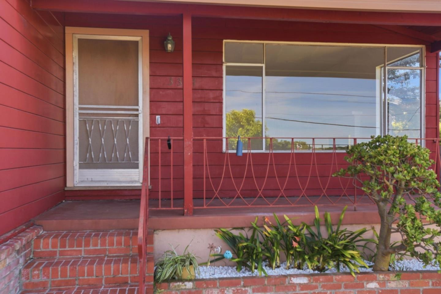 Detail Gallery Image 3 of 37 For 3311 Plateau Dr, Belmont,  CA 94002 - 3 Beds | 1 Baths