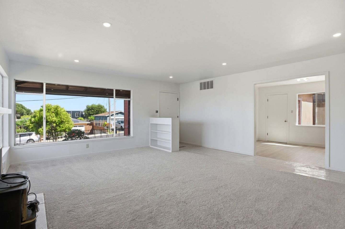 Detail Gallery Image 7 of 37 For 3311 Plateau Dr, Belmont,  CA 94002 - 3 Beds | 1 Baths