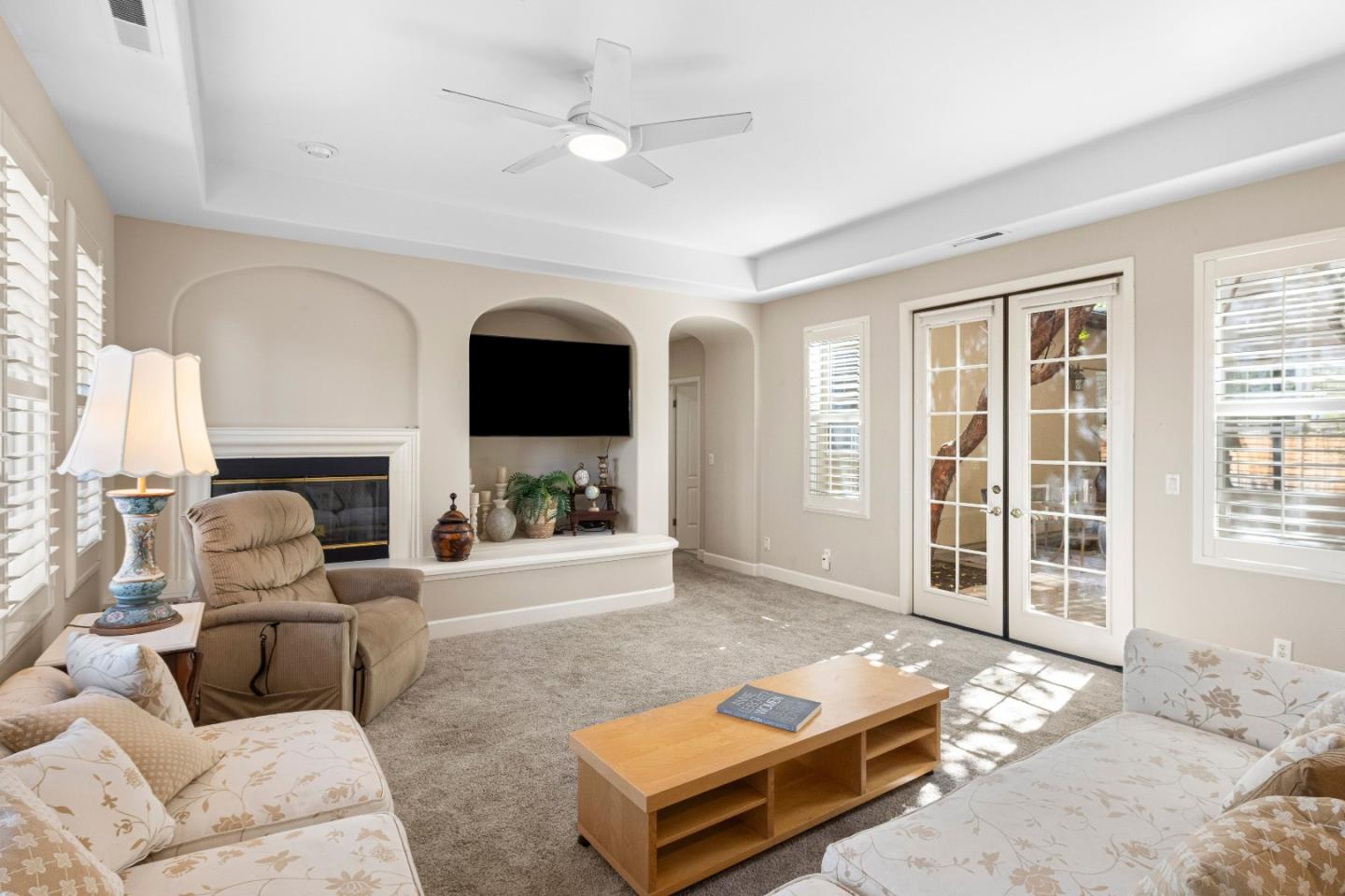 Detail Gallery Image 12 of 26 For 2741 Club Dr, Gilroy,  CA 95020 - 5 Beds | 4 Baths