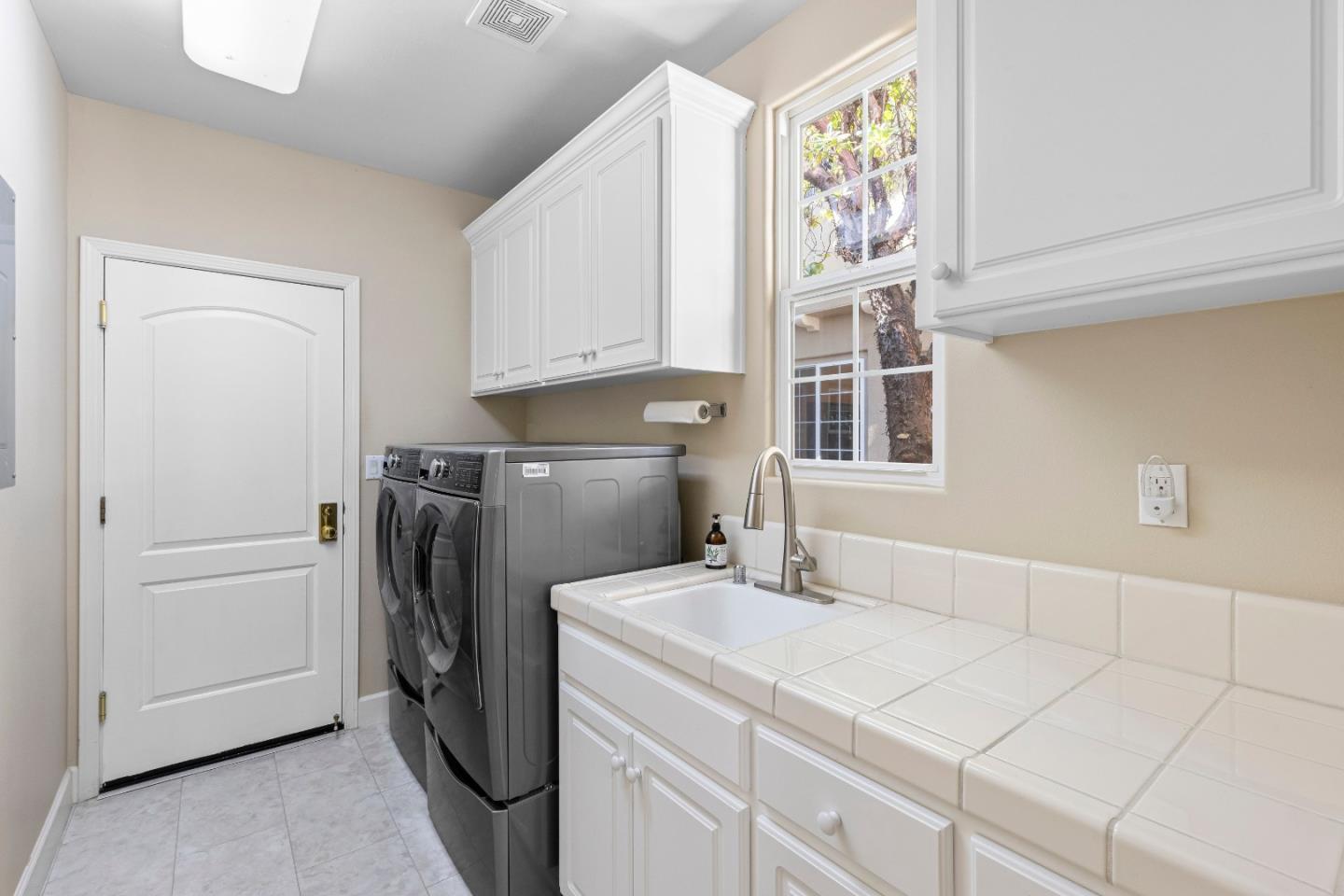 Detail Gallery Image 36 of 75 For 2741 Club Dr, Gilroy,  CA 95020 - 5 Beds | 4 Baths