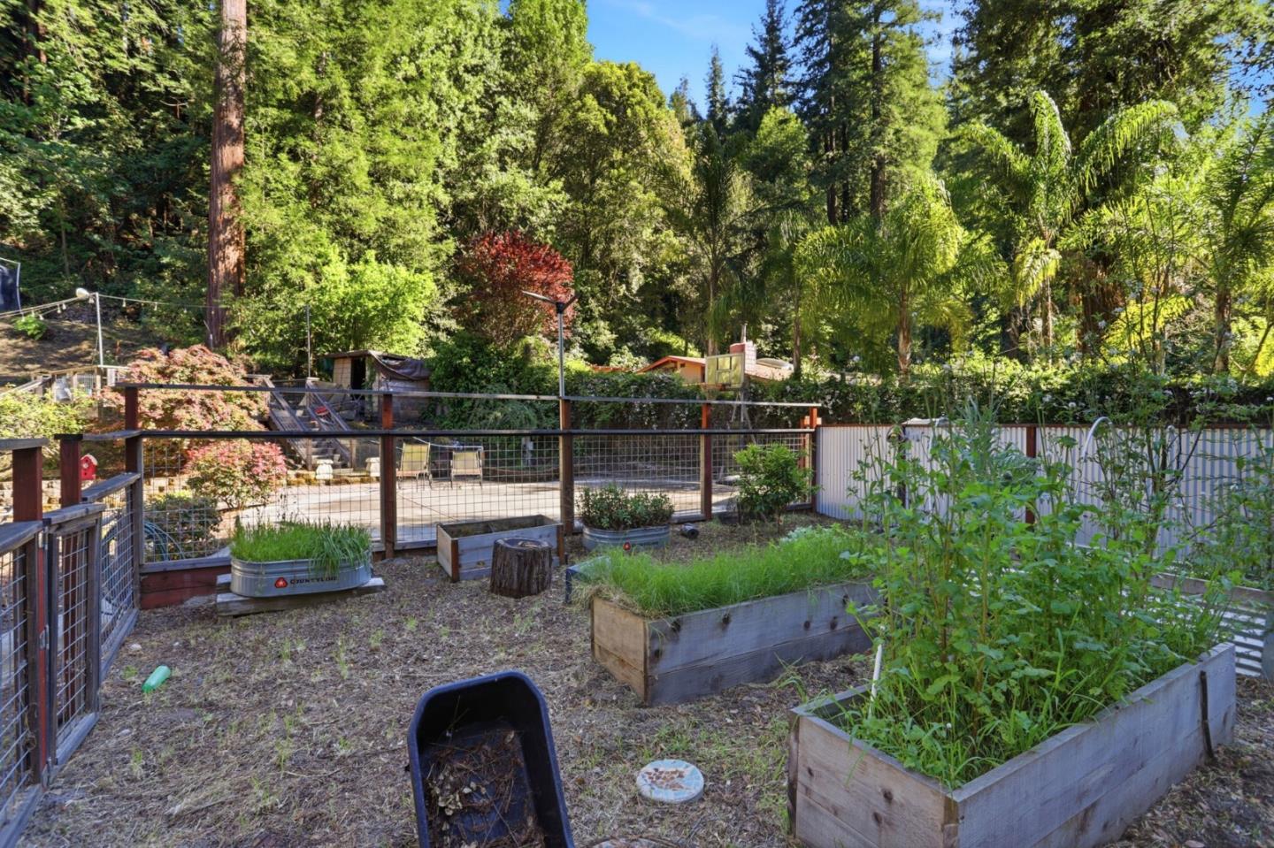 Detail Gallery Image 31 of 43 For 5455 Branciforte Dr, Santa Cruz,  CA 95065 - 4 Beds | 2 Baths