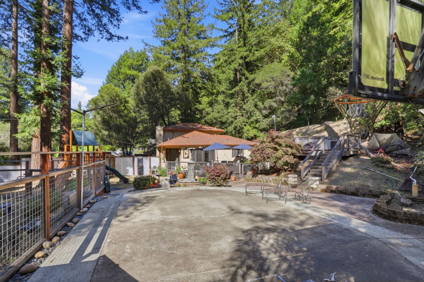 Detail Gallery Image 35 of 43 For 5455 Branciforte Dr, Santa Cruz,  CA 95065 - 4 Beds | 2 Baths