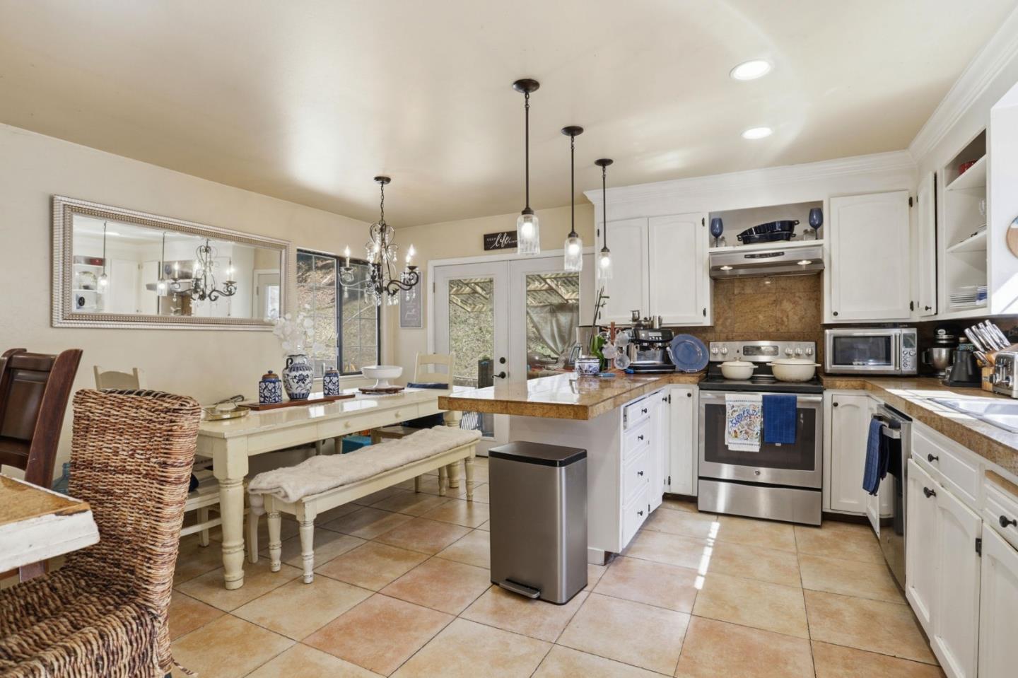 Detail Gallery Image 8 of 43 For 5455 Branciforte Dr, Santa Cruz,  CA 95065 - 4 Beds | 2 Baths