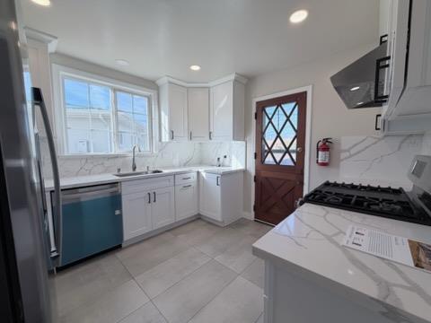 Detail Gallery Image 14 of 34 For 34 Capay Cir, South San Francisco,  CA 94080 - 5 Beds | 2 Baths