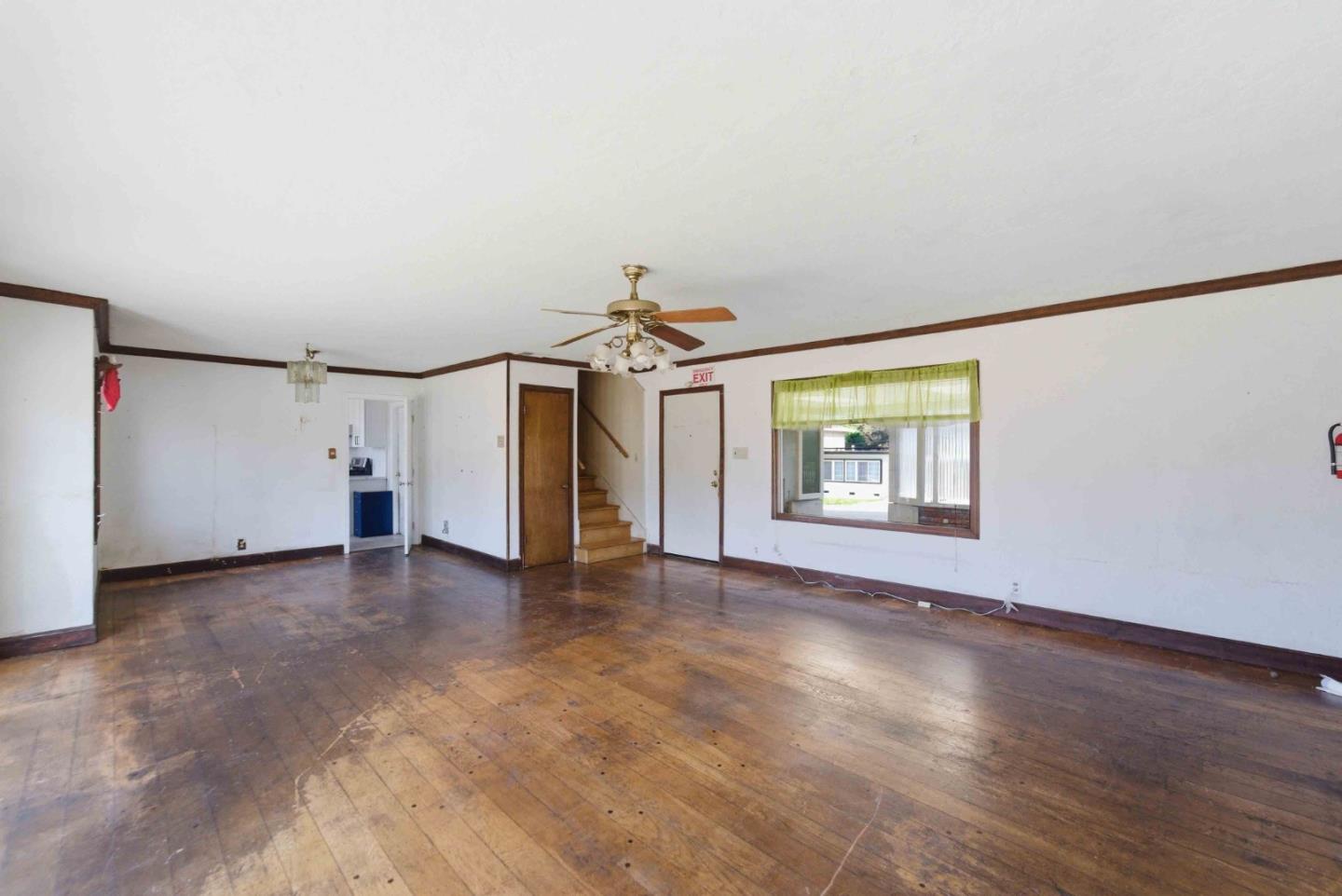 Detail Gallery Image 3 of 34 For 34 Capay Cir, South San Francisco,  CA 94080 - 5 Beds | 2 Baths