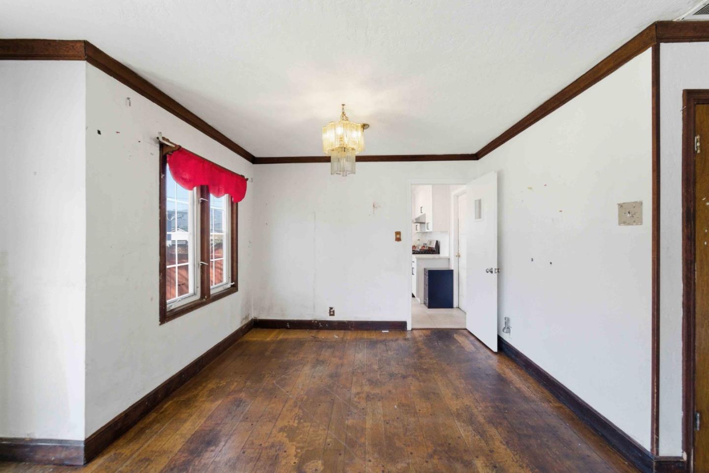 Detail Gallery Image 6 of 34 For 34 Capay Cir, South San Francisco,  CA 94080 - 5 Beds | 2 Baths